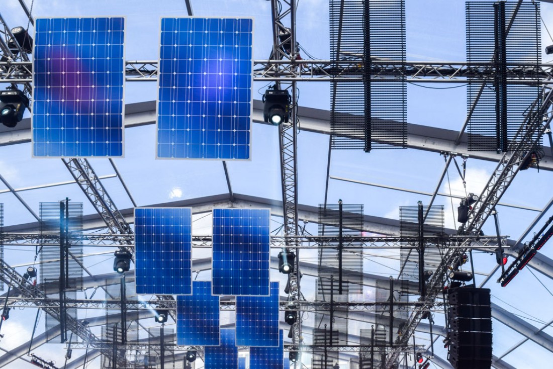 Panneaux solaires sur la scène Audio © Yonder.fr
