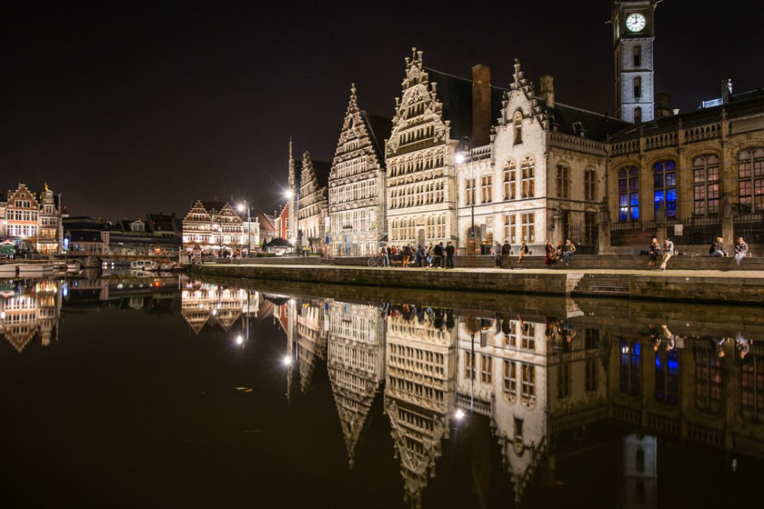 Le Graslei vu de nuit © VisitGent