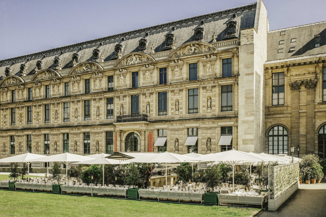 Facade du restaurant Loulou Paris © Loulou Matthieu Salvaing