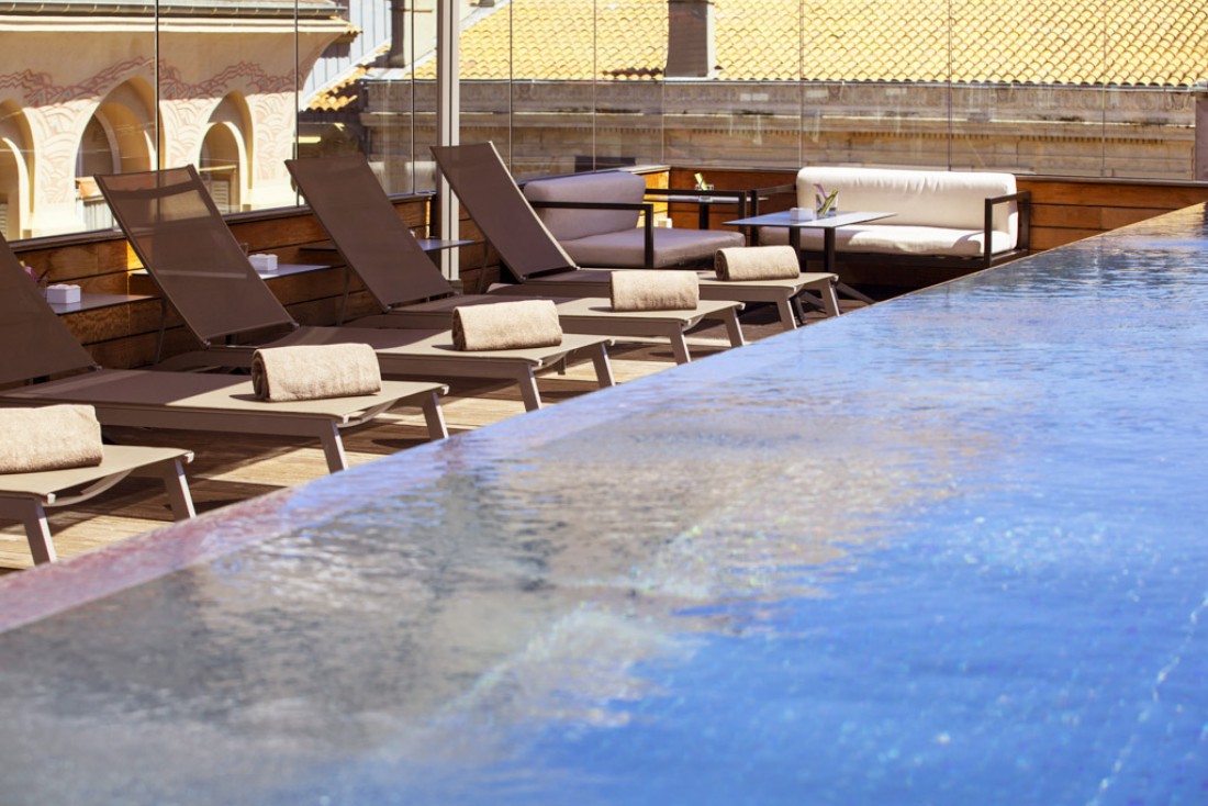 La terrasse de l'hôtel : le spot idéal pour un bain de soleil © Five Seas Hotel