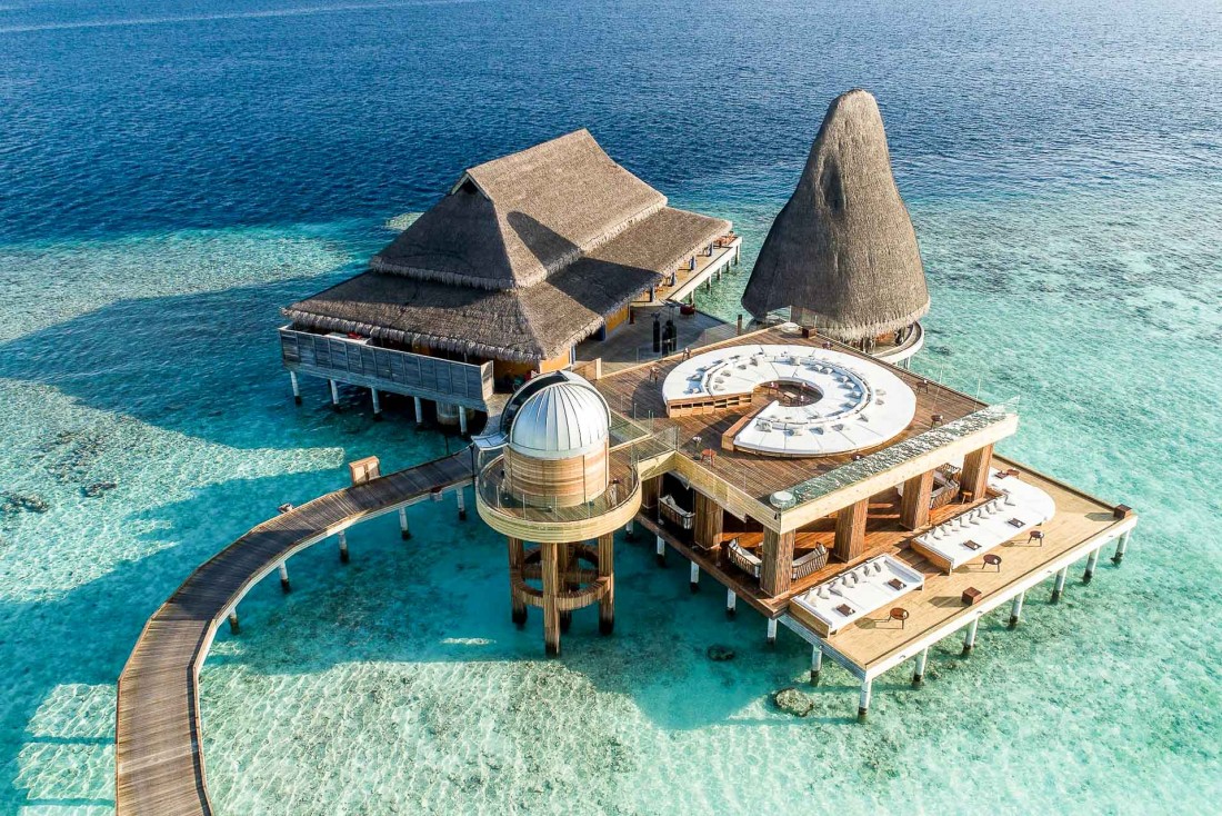 Anantara Kihavah Maldives Villas - L'hôtel dispose de son propre observatoire pour contempler le ciel étoilé © DR