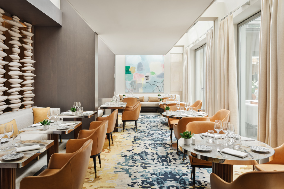 La salle du restaurant de l'hôtel de Sers, hôtel près des Champs-Élysées © Adrien Ozouf 