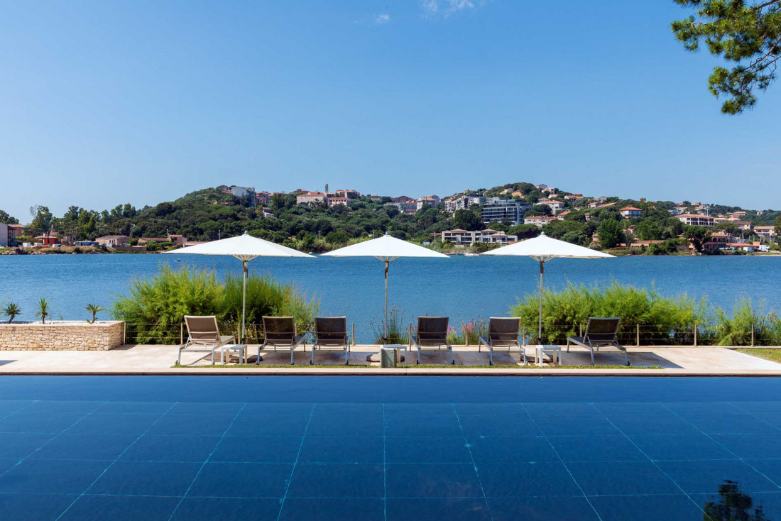Hôtel Don Cesar Porto-Vecchio | L'établissement est doté de deux piscines extérieures © DR
