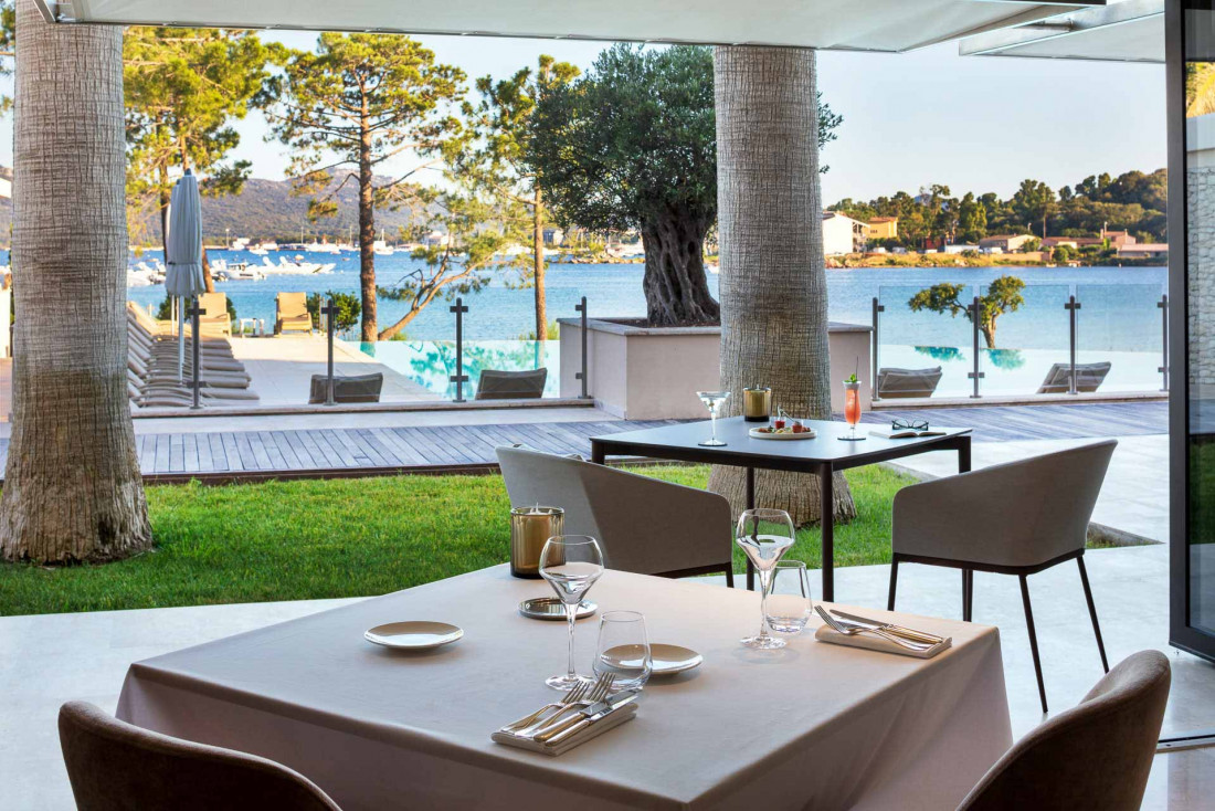 Hôtel Don Cesar Porto-Vecchio | Le restaurant s'ouvre sur l'extérieur © DR