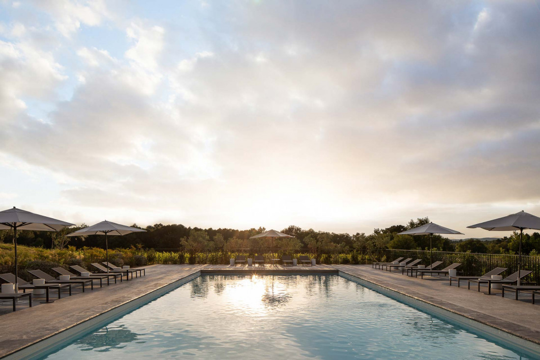 Ultimate Provence | Au bord de la piscine © Mark Elst 