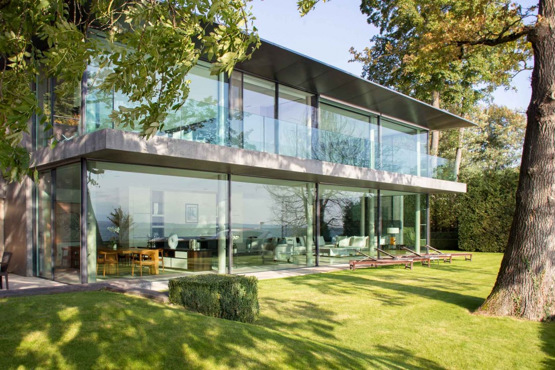 La Villa du Lac est un écrin de verre contemporain pour les clients ultra VIP de La Réserve Genève © G. Gardette