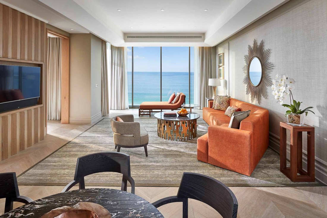 Mandarin Oriental Jumeira : le salon d'une Suite Mandarin Sea Front © MOHG