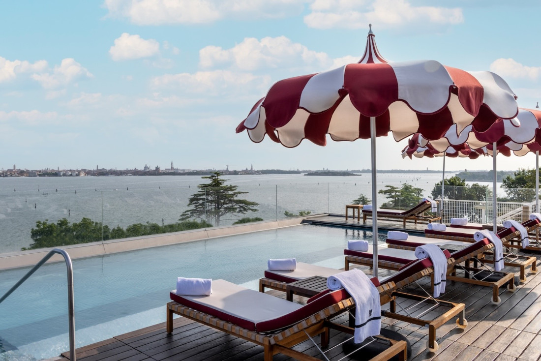 Piscine à débordement au JW Marriott Venice Resort & Spa © DR