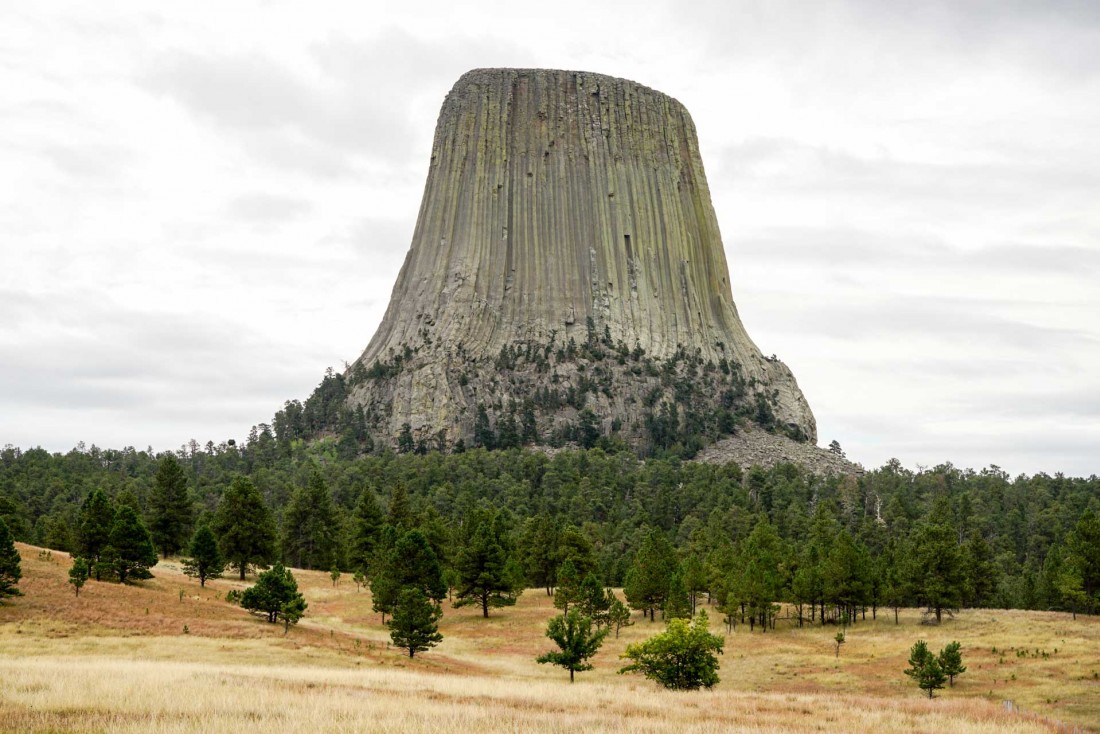 L'un des lieux les lieux les plus célèbres du Wyoming, la mystérieuse Devils Tower, au Nord-Est de l'État.