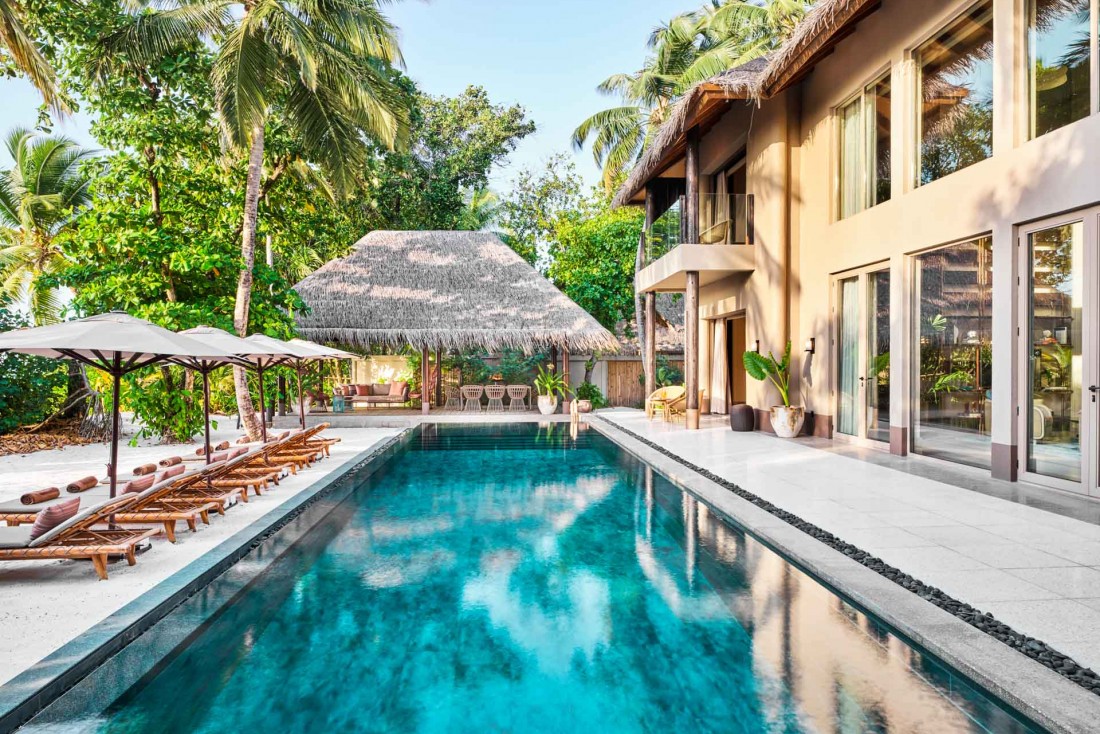 JOALI Maldives : une Beach Villa avec 4 chambres et sa gigantesque piscine privée. © DR