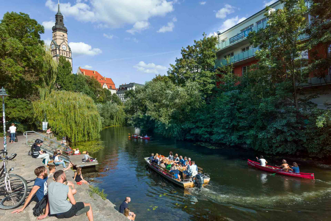 Vie estival au bord d'un canal © Tom Schulze Leipzig Travel