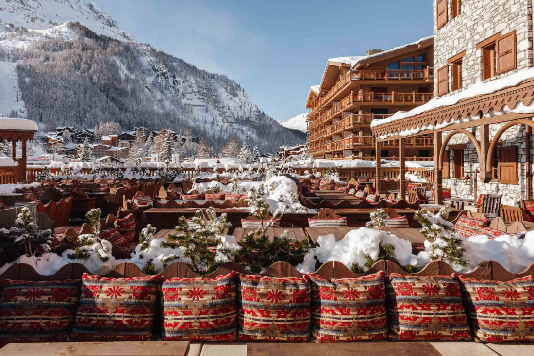 La terrasse de Loulou aux Airelles Val d'Isère © Matthieu Salvaing