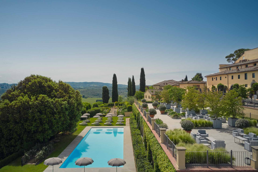 La piscine du COMO Castello Del Nero domine un domaine de 300 hectares © COMO Hotels & Resorts 