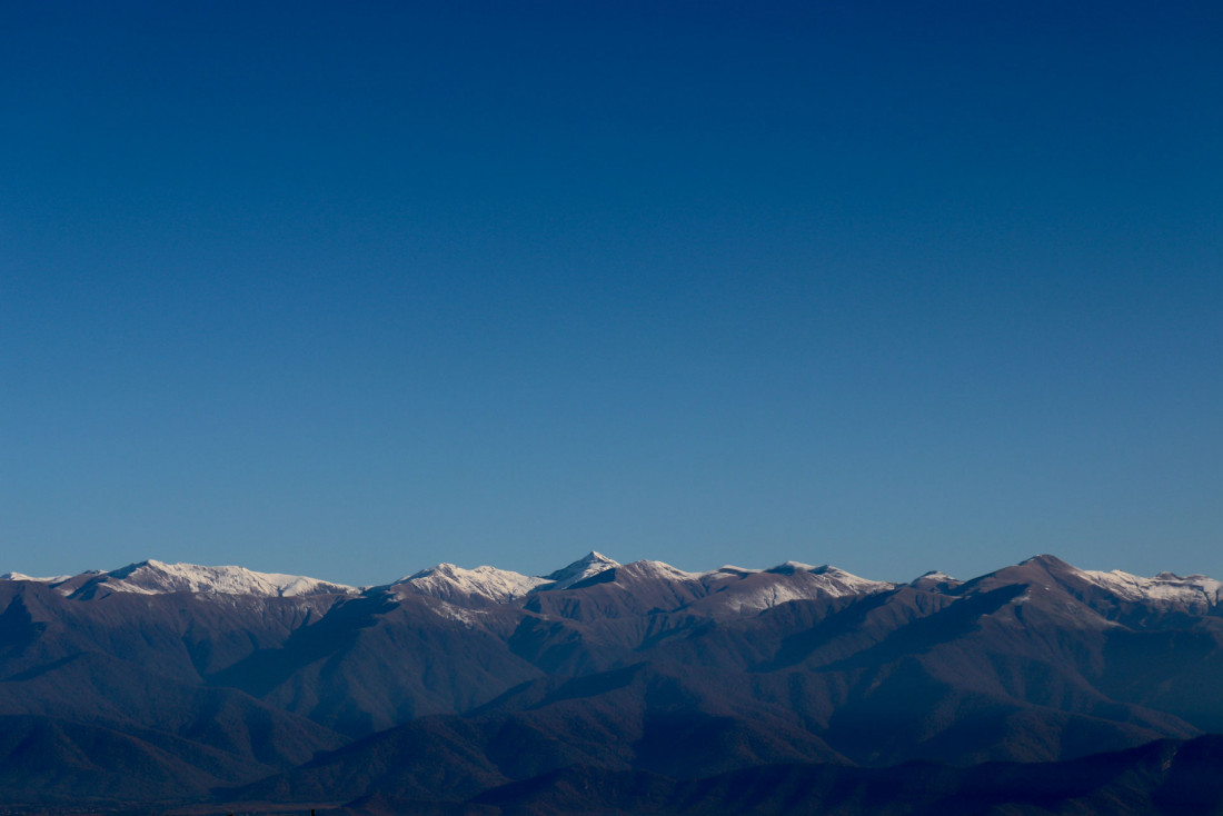 Les monts du Caucase enneigés © Pierre Gautrand | YONDER.fr