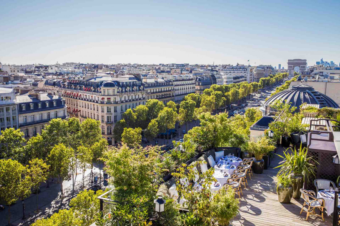 MUN, ouvert en septembre dernier sur les Champs-Élysées, promet d'être l'un des rooftops de l'été © Romain Ricard