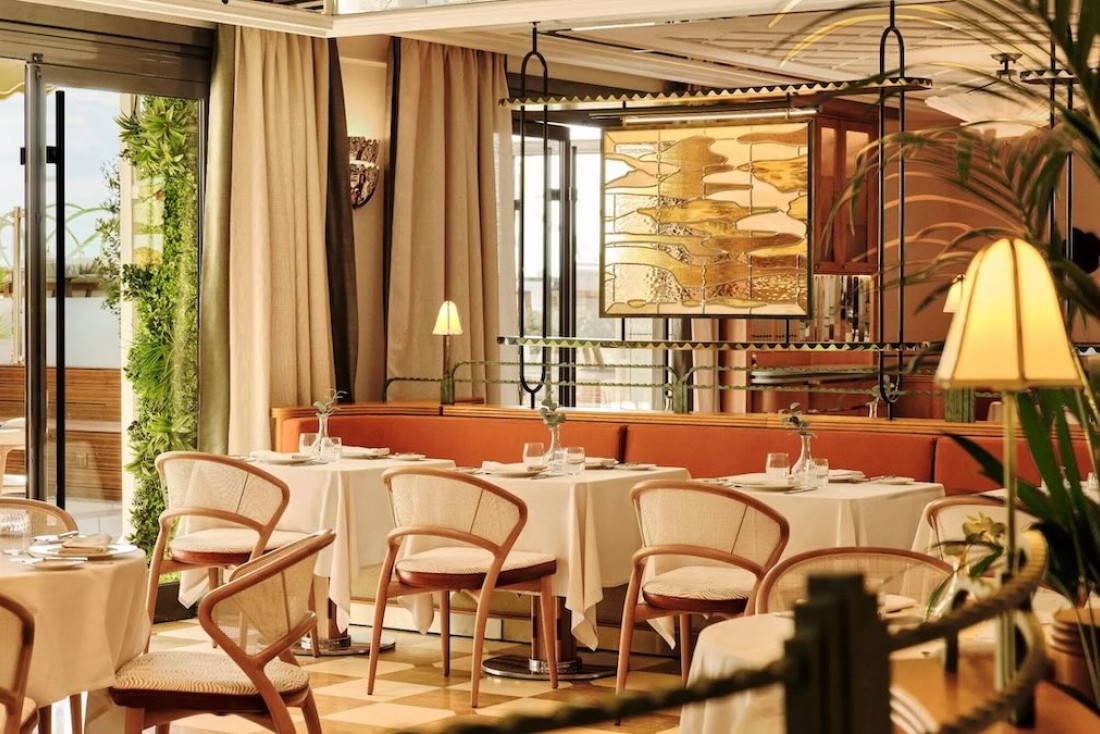Pour un dîner de répétition ou un déjeuner en petit comité, cap sur la salle Art déco revisitée par Linda Boronkay © Palais de la Méditerranée