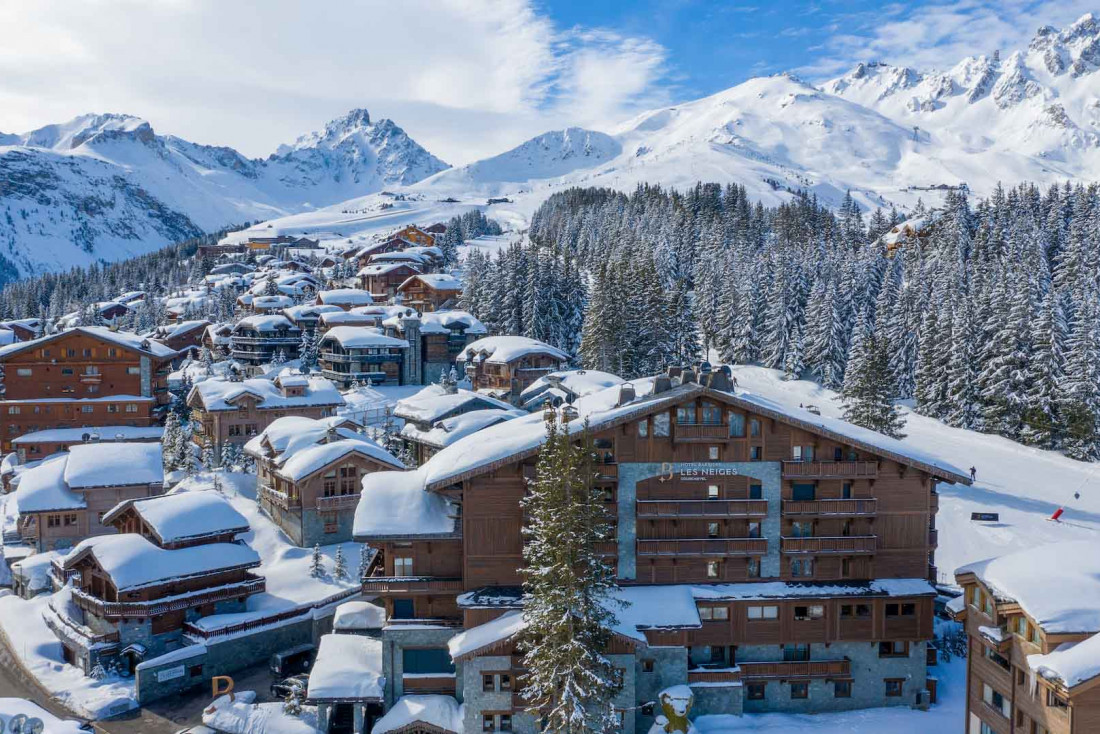 À 1850 m d'altitude, le palace Barrière Les Neiges © comungant