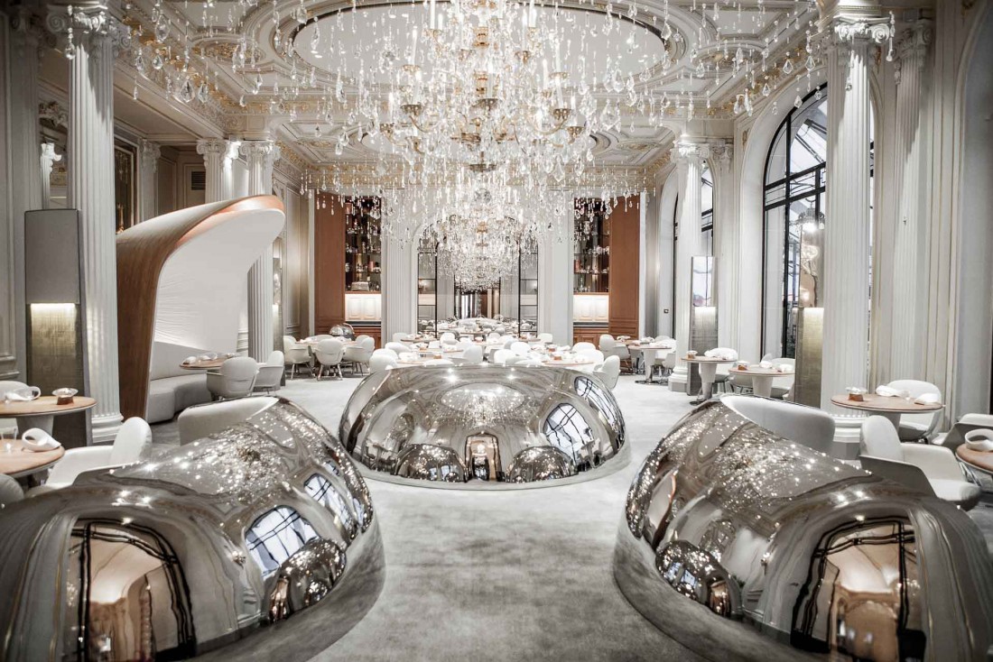 La spectaculaire salle à manger du restaurant Alain Ducasse au Plaza Athénée © Pierre Monetta