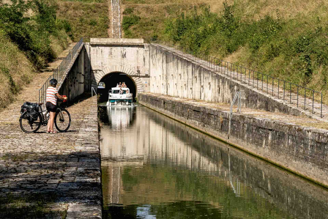 Le tunnel de Seveux © Un monde à vélo