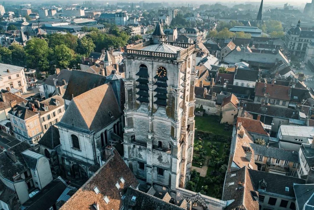 L'Eglise Sainte-Madeleine à Troyes, ville d'histoire à découvrir sans hésitation © Dron'Earth