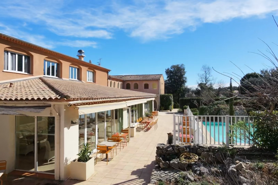 Hostellerie de l’Abbaye : un hôtel 3 étoiles de charme en Provence
