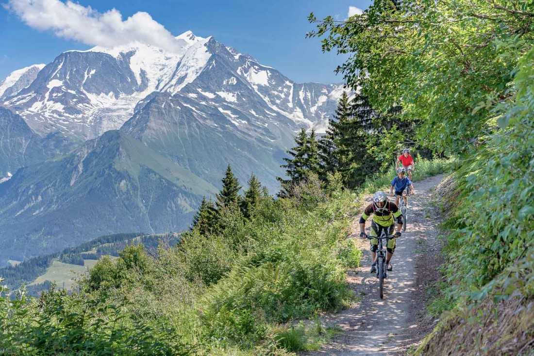 VTT pour tous les niveaux au Mont d’Arbois grâce aux remontées mécaniques © Boris Molinier