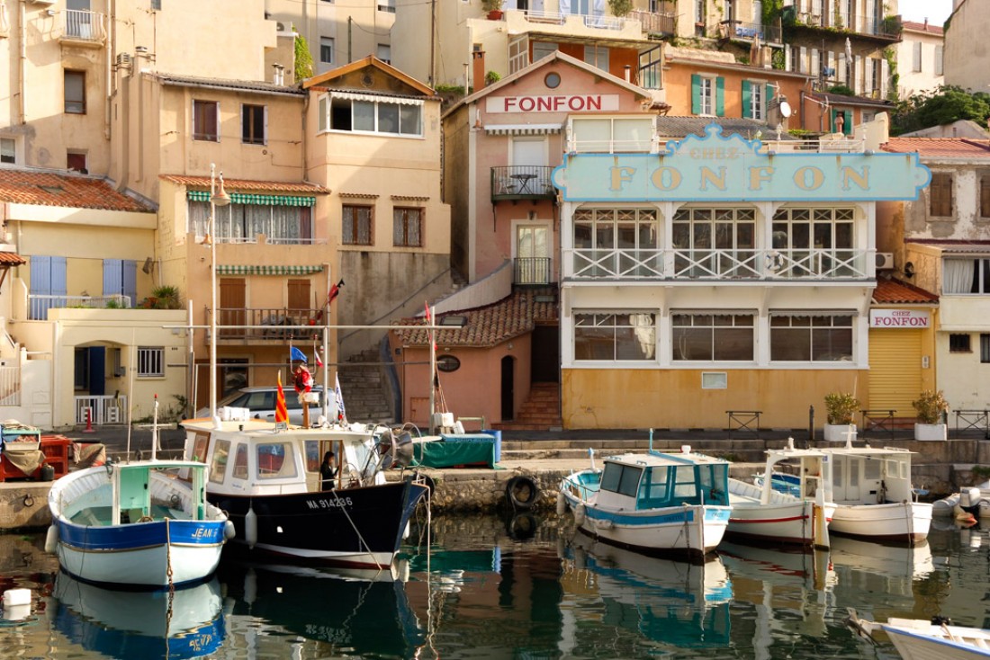 Le Vallon Des Auffes, l'incontournable petit port de Marseille, parfait pour manger une glace en fin d'après-midi ©OTCM