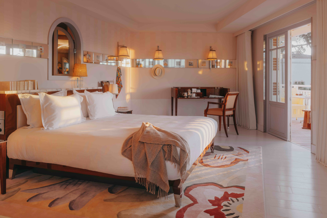 Une des chambres de la Villa Colette, nouvelle adresse du Cap Ferret © Julius Hirtzberger