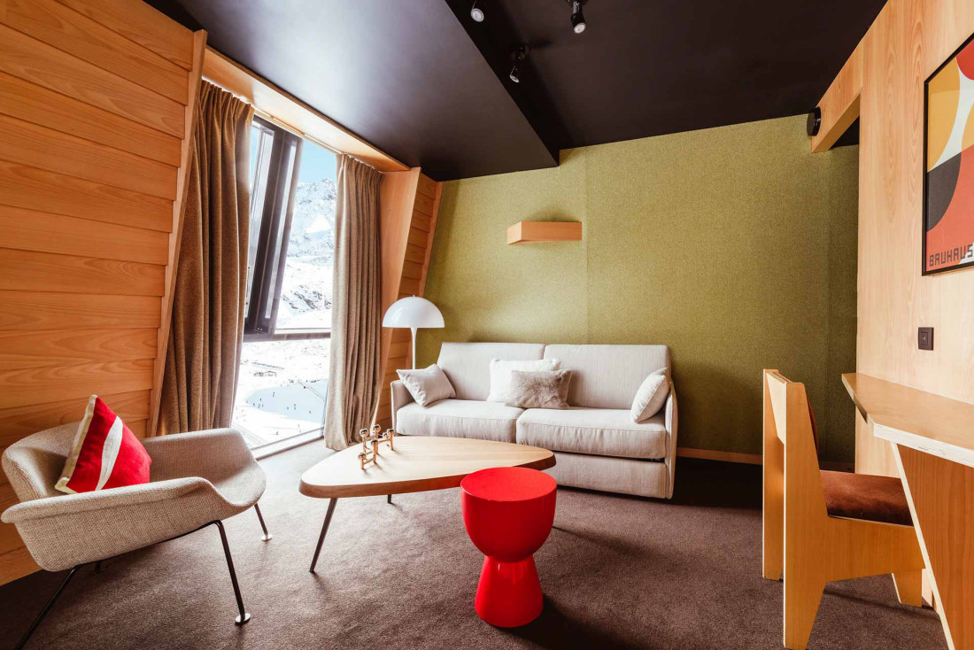 Les chambres offrent une ambiance tonique et épurée dans l’esprit nordique © Heure Bleue Studio