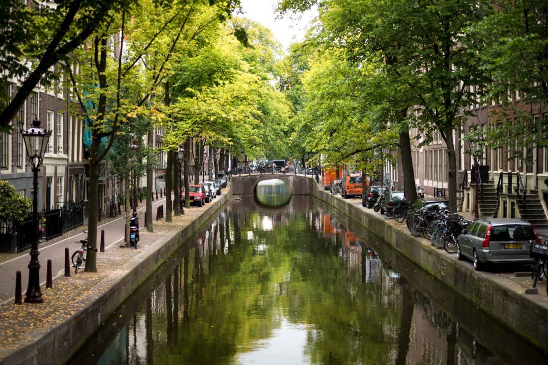 La fameux canaux d'Amsterdam attirent les visiteurs du monde entier © Boudewijn Bo Boer
