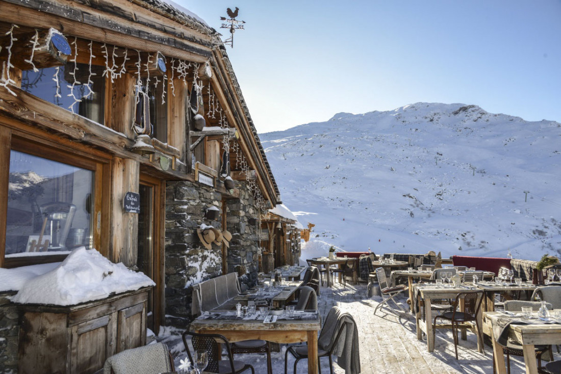 La terrasse de Chez Pépé Nicolas sur les pistes de ski © Chez Pépé Nicolas