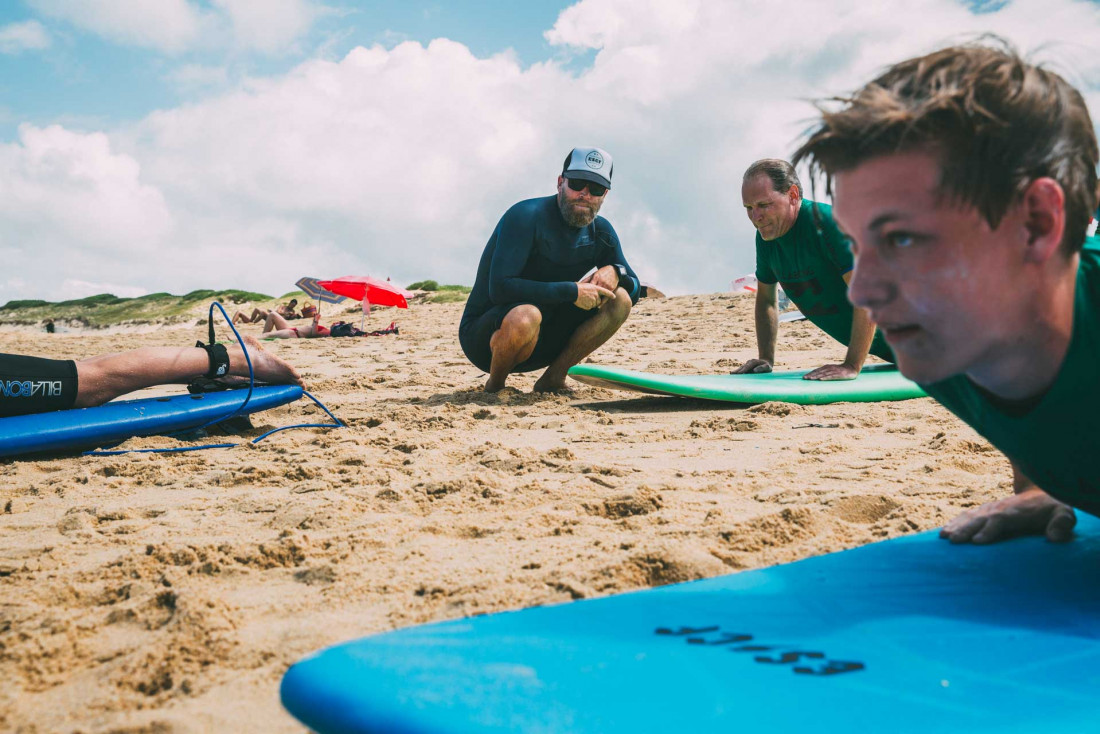 Cours de surf © Sébastien Chebassier