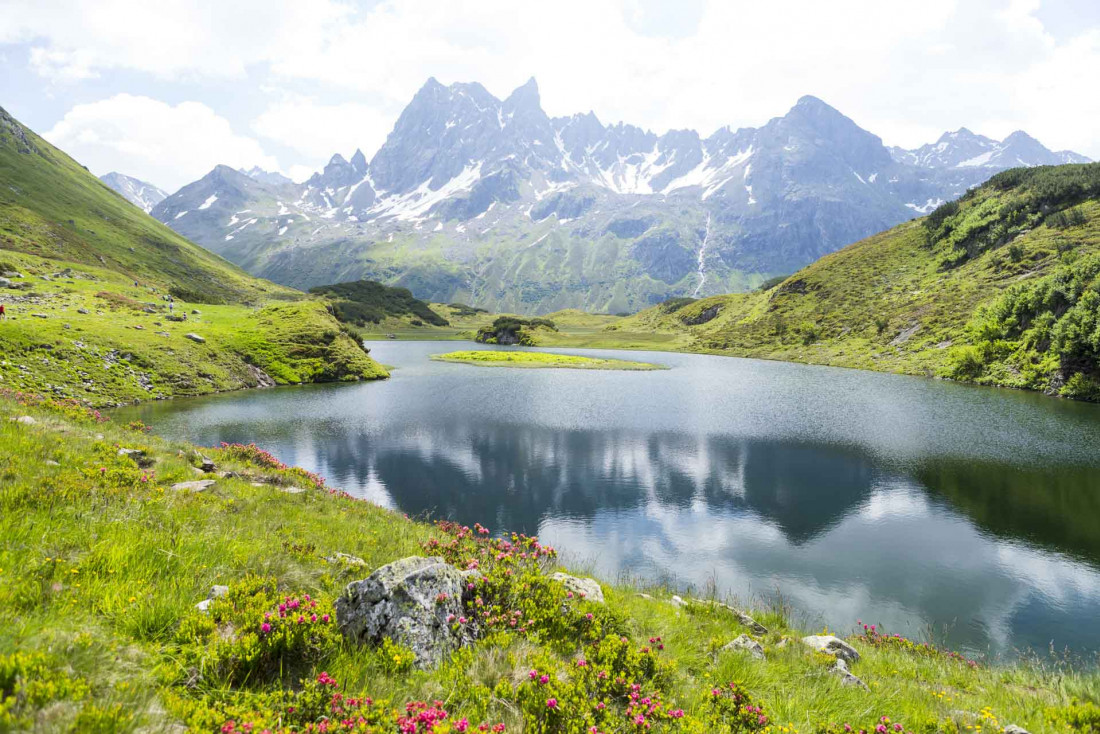 Les paysages alpins qui entourent l'hôtel © Stefan Kothner Montafon Tourismus