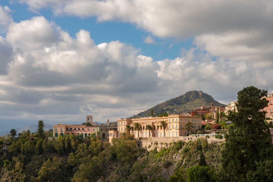 Le San Domenico Palace domine la mer et regarde l'Etna © Four Seasons Hotels & Resorts