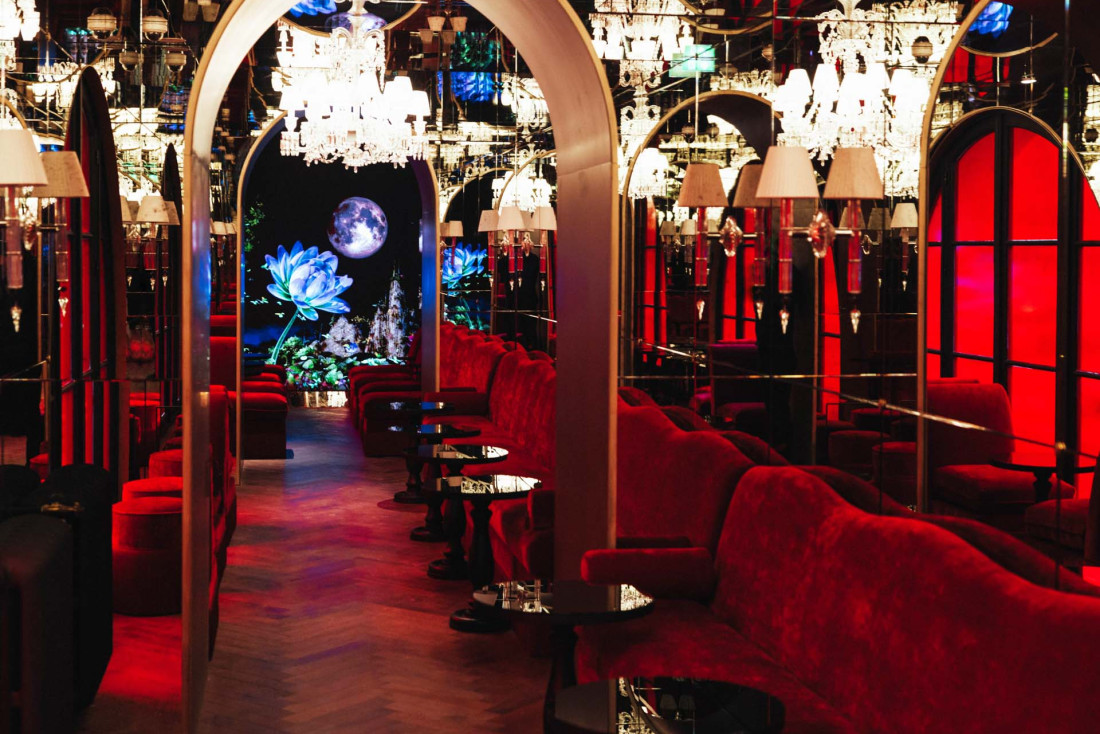 Boire un verre à l'hôtel de Sax à Paris