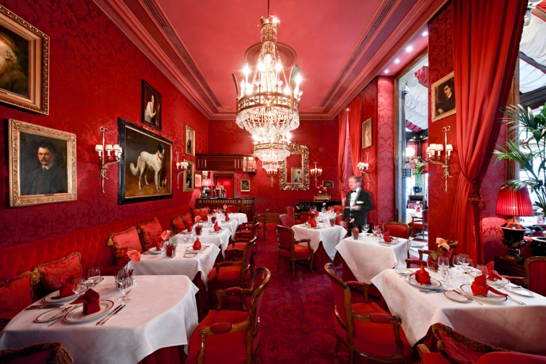 Le restaurant Rote Bar, l'un des lieux emblématiques de l'hôtel © Hotel Sacher