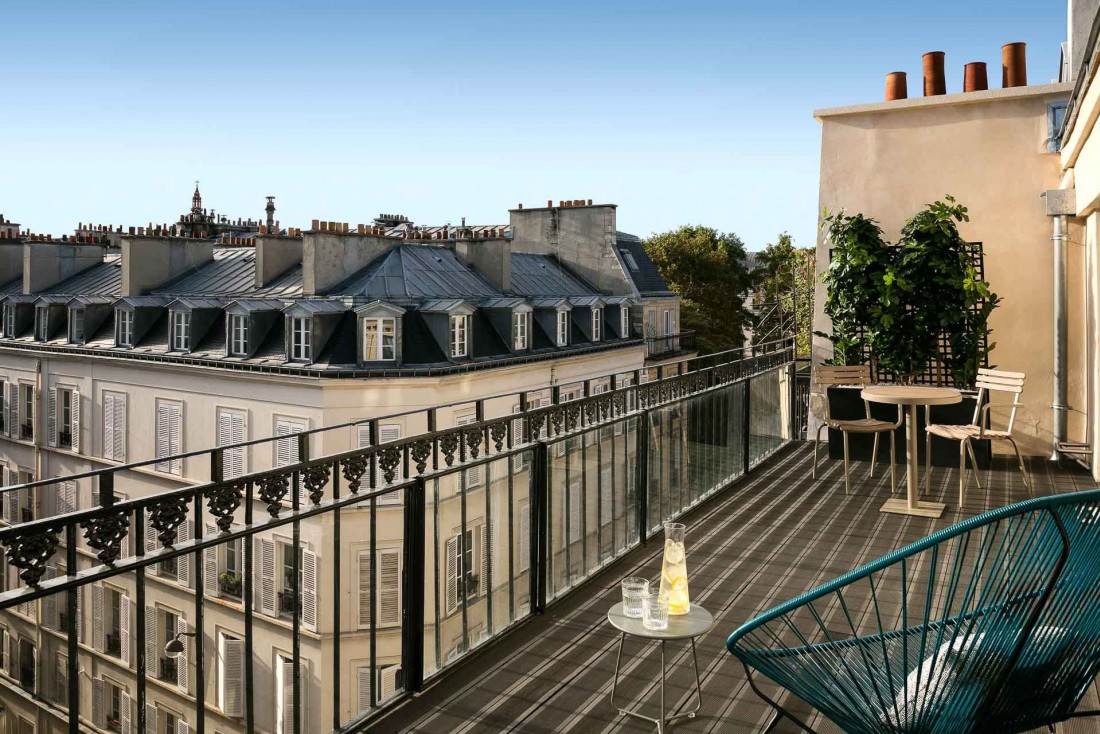 Une chambre avec terrasse à l'Hôtel Royal Madeleine © DR.