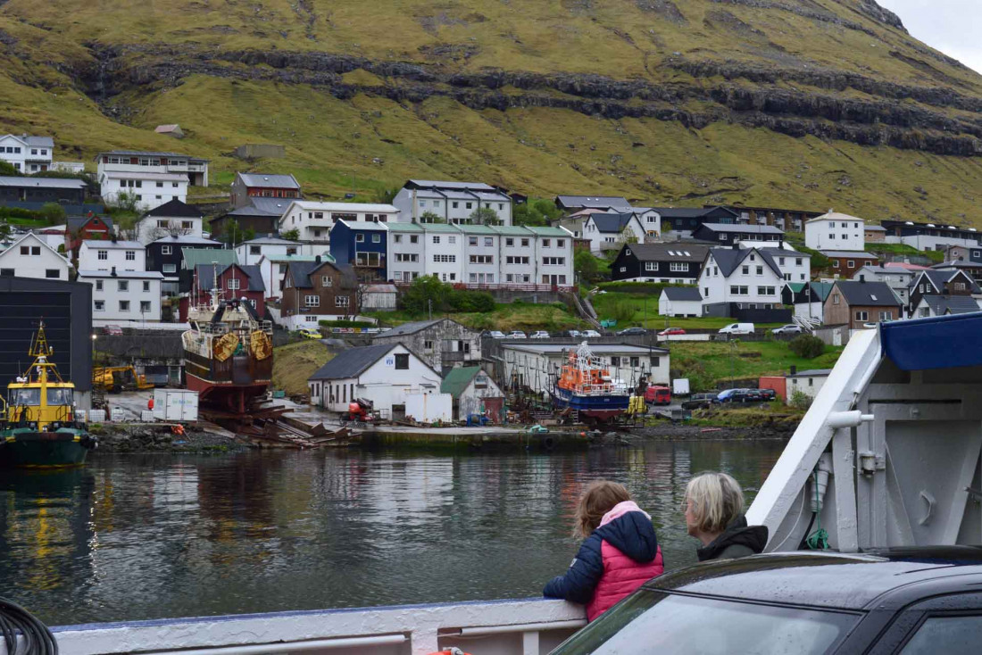 Îles Féroé | Le ferry entre l'île de Kalsoy en Klaksvík, deuxième ville du pays © PG|YONDER.fr