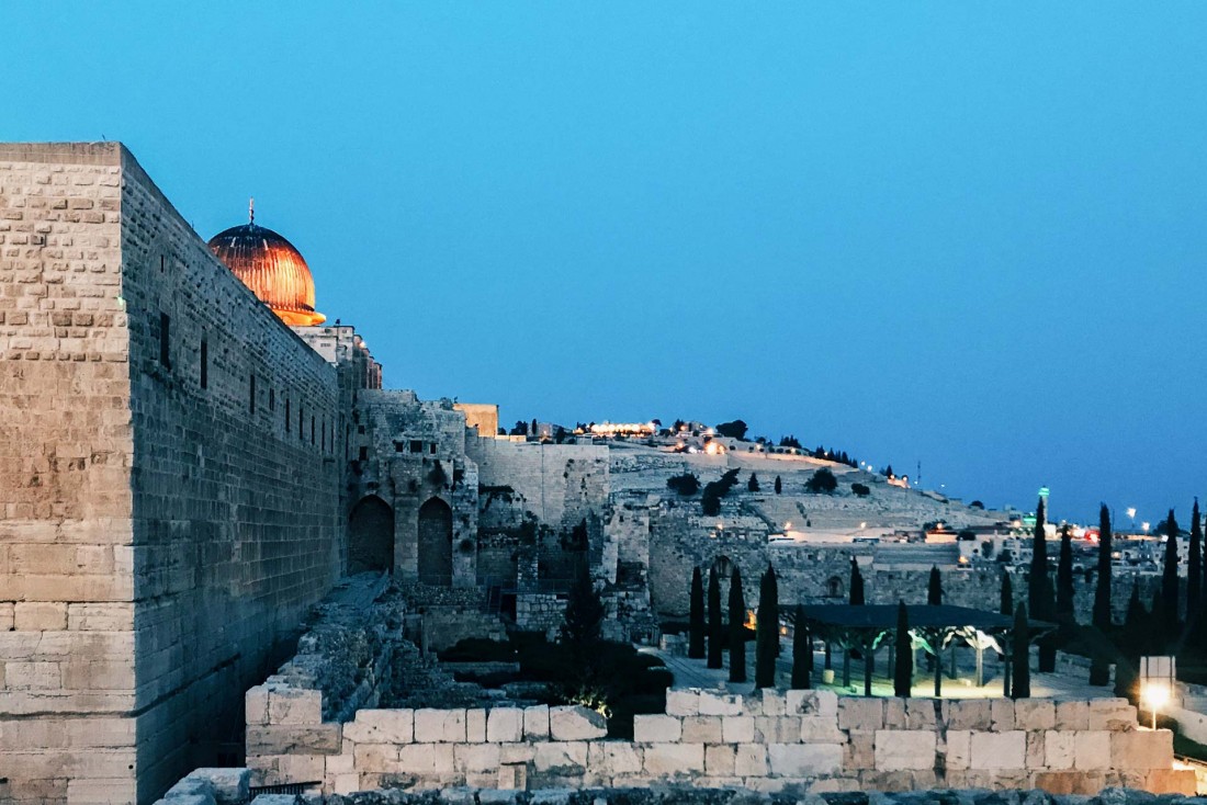 Tombée de la nuit sur la vieille ville de Jérusalem © Camille Weyl