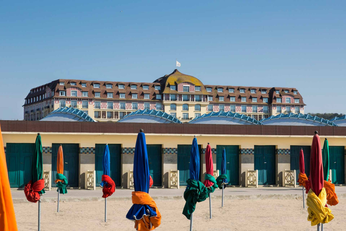 Le Royal Deauville sur la plage © Fabrice Rambert