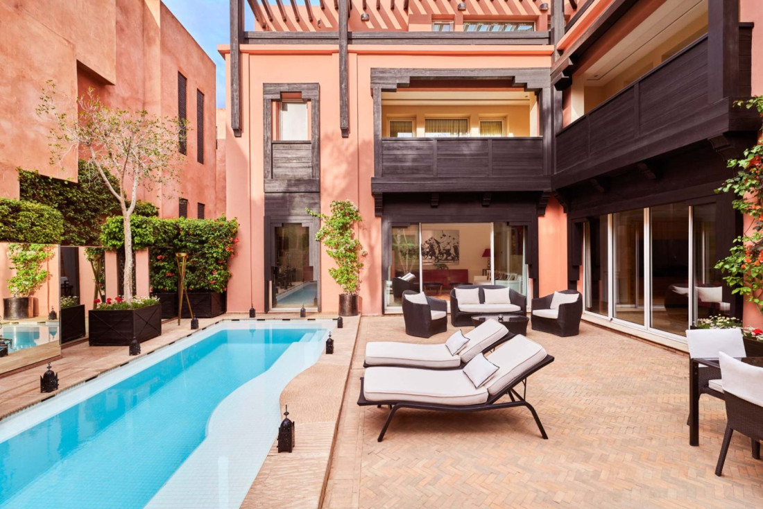 La piscine de l’hôtel 5 étoiles de Marrakech Le Naoura © Barrière