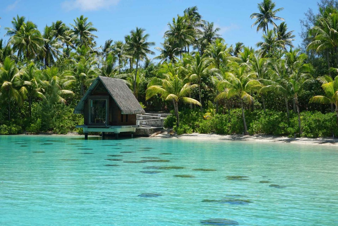 Perdu comme Robinson au bord du lagon de Bora Bora © Lei Tao