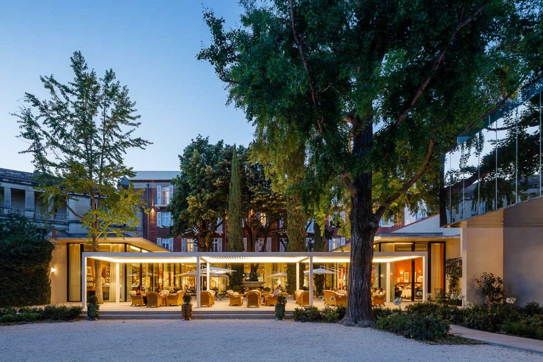 La cour-jardin de L'Imperator à Nîmes © Marcella Grassi