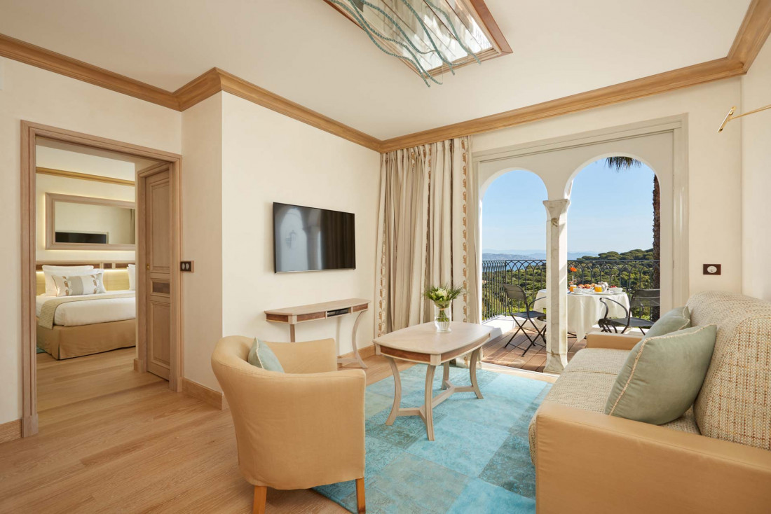 Airelles Saint-Tropez, Château de la Messardière | Suite Vue Mer © Studio Chevojon