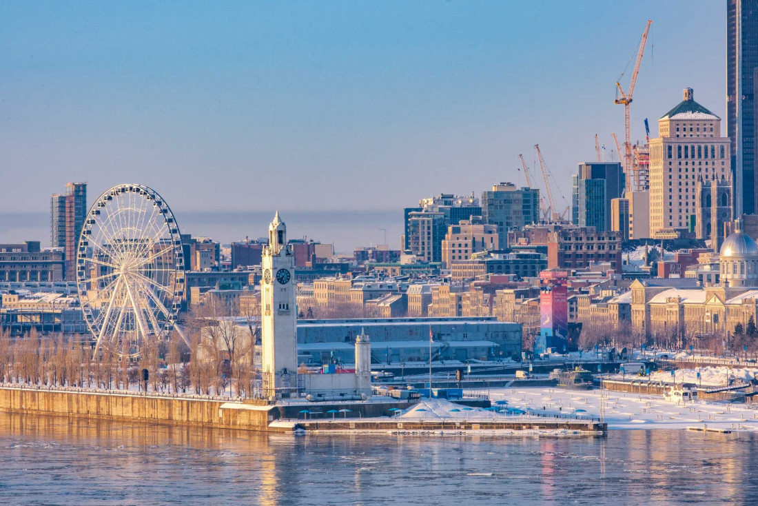 Le port de Montréal et sa grande roue en hiver © Adobestock
