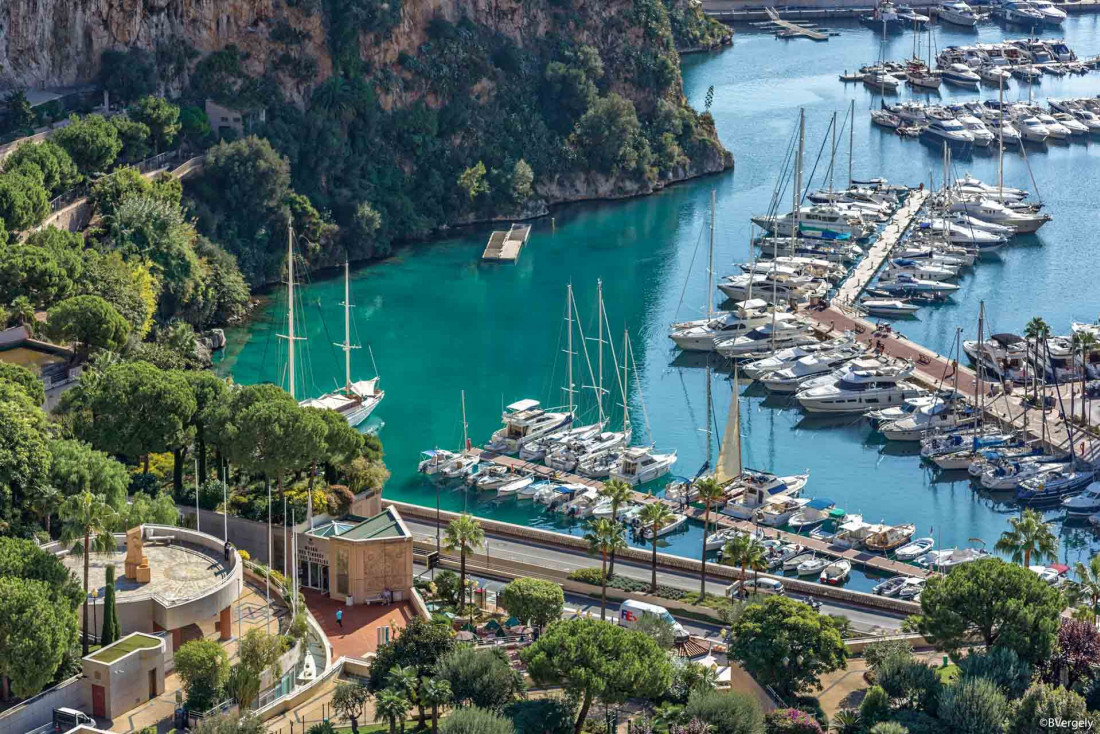 Le port de Fontvieille en contrebas du Rocher © B. Vergely