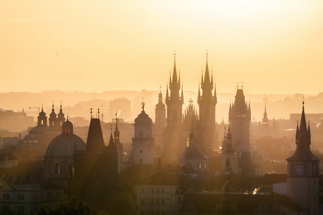 Coucher de soleil sur les mille et uns clochers © Denis Poltoradnev