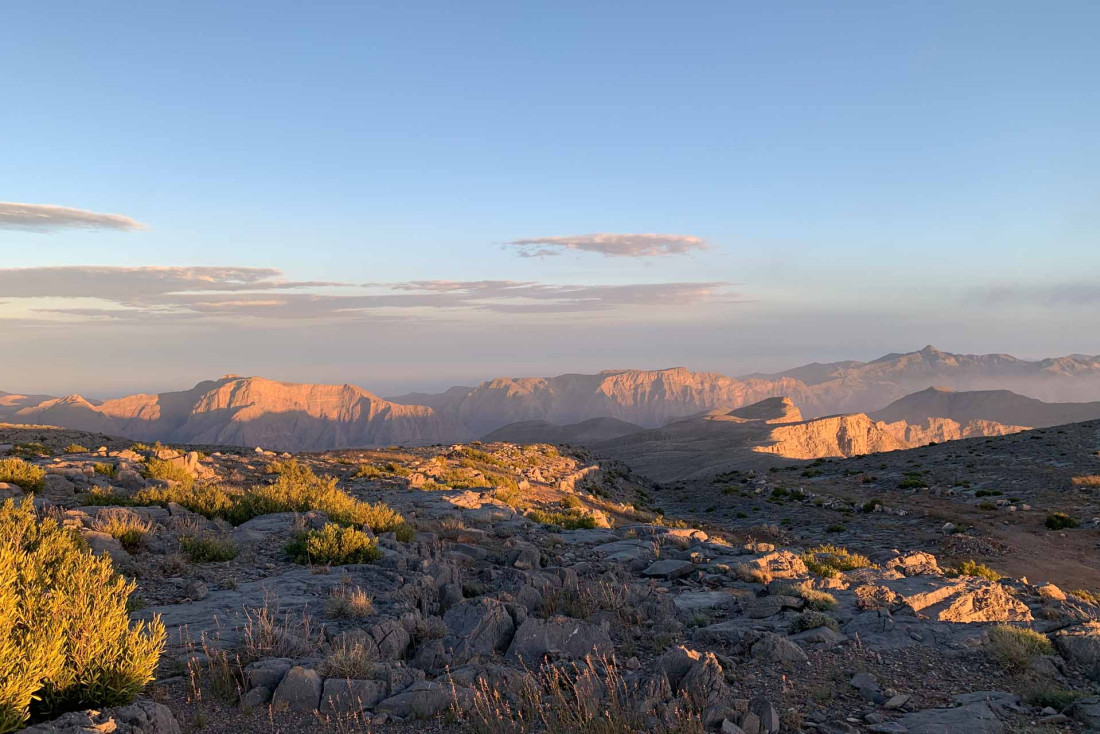 Dans les montagnes de l'émirat, où la température chute souvent de 10 degrés par rapport à la côte © YONDER.fr | Pierre Gunther