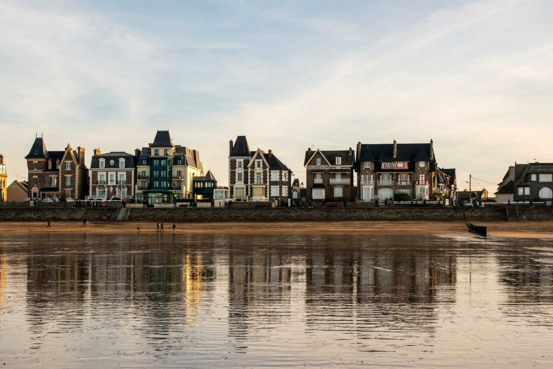 La longue plage de Saint-Malo © Clovis Wood