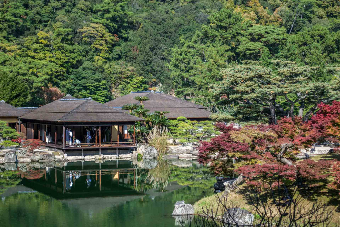 Le jardin Ritsurin de  Takamatsu, sans doute l'un des plus beaux jardins traditionnels du Japon. © DR